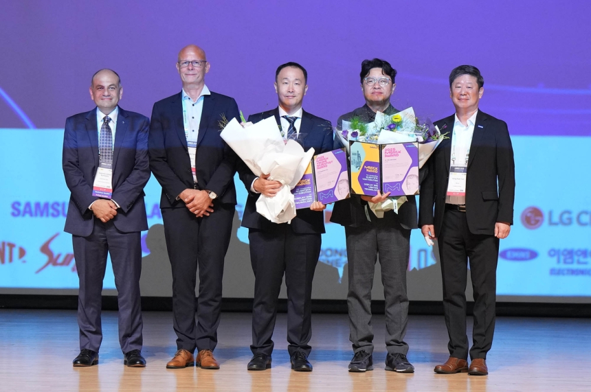  OLED 원천기술 국산화 주역 조남성 박사, '머크 어워드' 수상