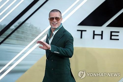  브래드 피트, 할리우드 힐스에 167억 원 고급주택 추가 매입…부동산 포트폴리오 확대