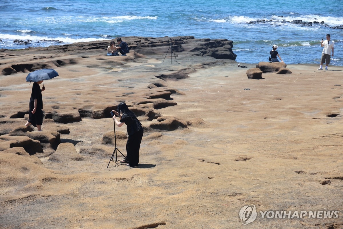 제주 사구가 품은 5,000년의 비밀…화산이 빚은 천연 수원지