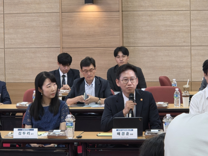  기초연구 예산 100% 회복 선언…정부, ‘풀뿌리 과학’ 살리기 나선다