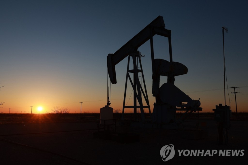 국제 유가, 러-우 휴전 협상에 보합 마감…공급 우려 완화