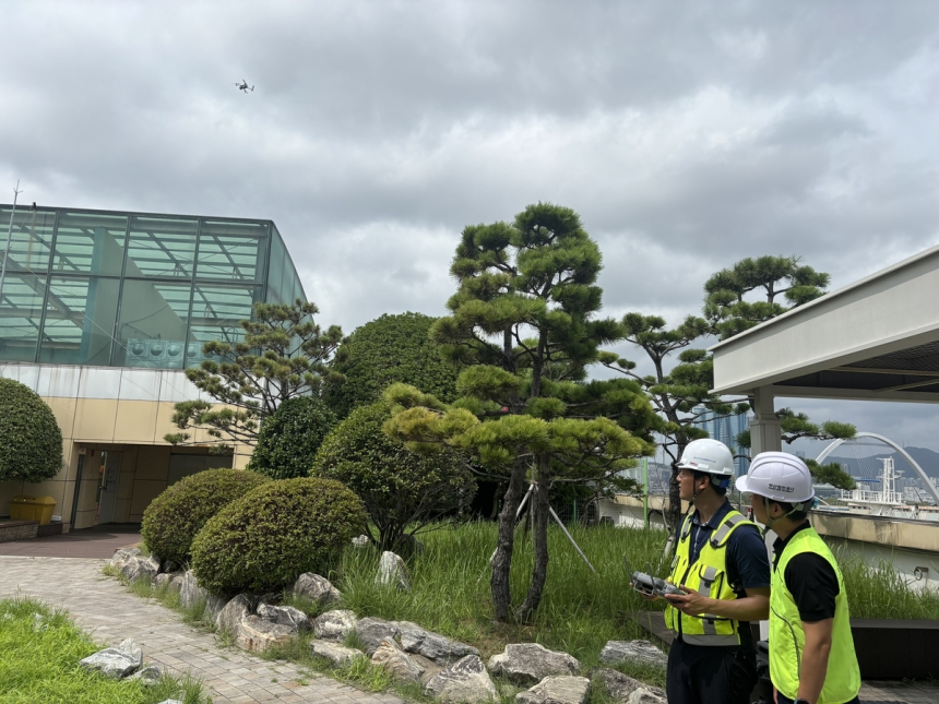  AI 드론이 항만을 지킨다…부산항, 노후 구조물 점검에 디지털 대전환
