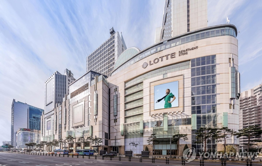  롯데백화점만 웃었다… 상반기 실적 '희비' 갈린 3대 백화점