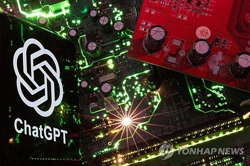 챗GPT 여파에 20대 일자리 20% '뚝'…경력직만 살아남았다