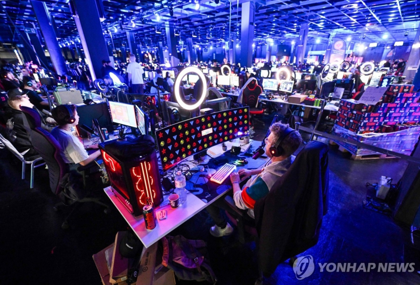  게임스컴 기대감에 국내 게임株 동반 상승…크래프톤 3%↑