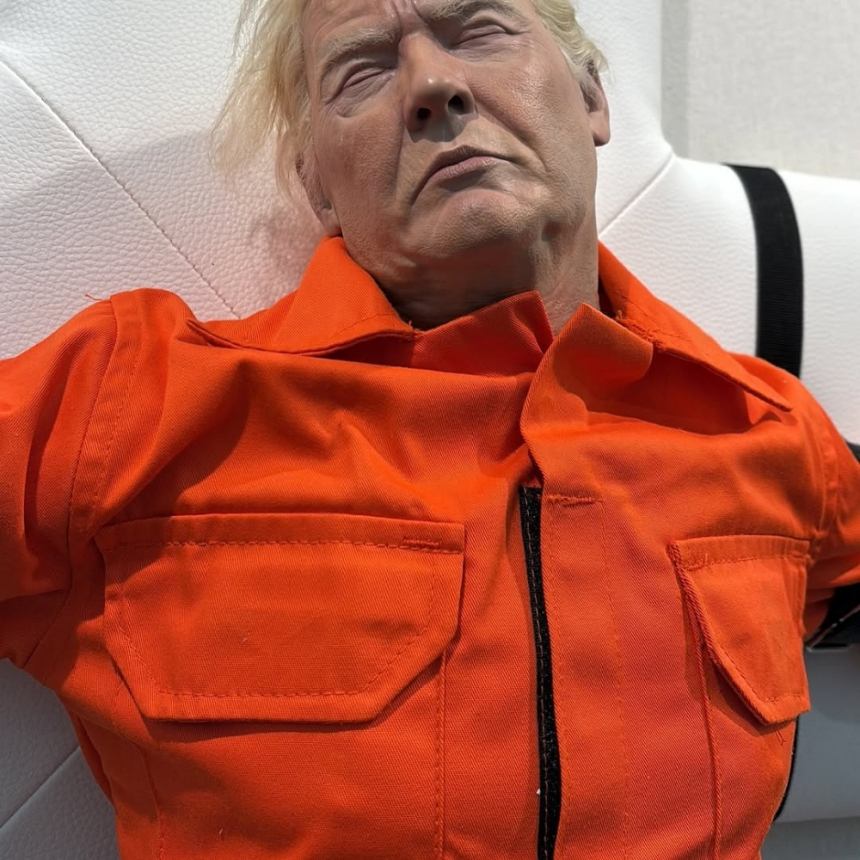  트럼프 '십자가 조각상' 스위스 전시 취소… 종교·정치 논란 일파만파