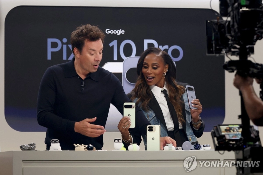 구글 픽셀10, AI 앞세워 아이폰 겨냥…프리미엄폰 시장 '빅매치'