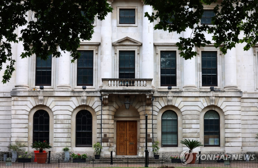  중국, 런던 도심에 유럽 최대 대사관 추진…영국 안보·인권 논란 가열