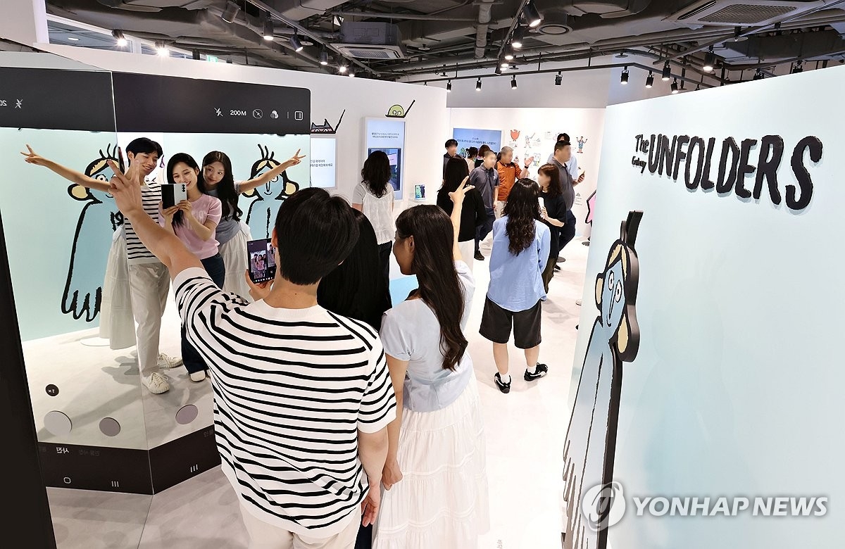 폴더블폰 체험 열풍…삼성전자 '갤럭시 언폴더스' 10만 명 돌파