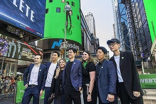  네이버, 디즈니 손잡고 웹툰 세계화 박차…주가 2.4%↑