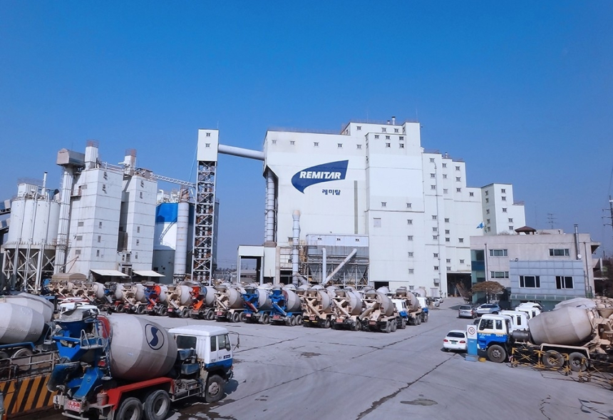  한일시멘트, 정부 지원 받아 AI 공장 전환… 레미콘 제조 '디지털 트윈' 접목