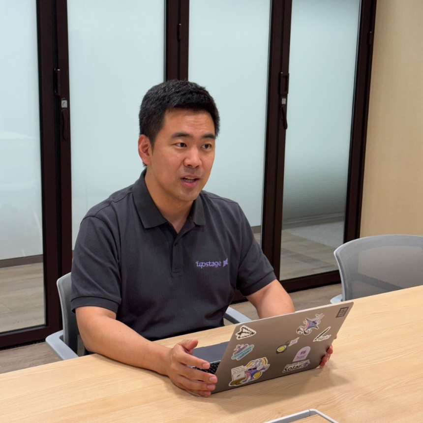  업스테이지, 정부 AI 모델 개발 주도…“한국어 성능 105% 넘본다”