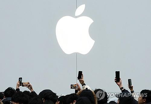  애플, 미국에 1천억 달러 투자 추진…트럼프 '제조업 우선주의' 탄력