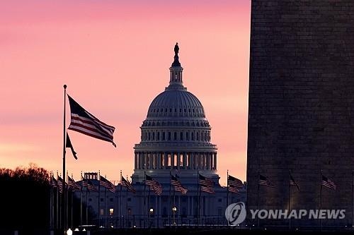 트럼프, 워싱턴DC 통제 경고… 범죄 급증에 '연방화' 카드 꺼내