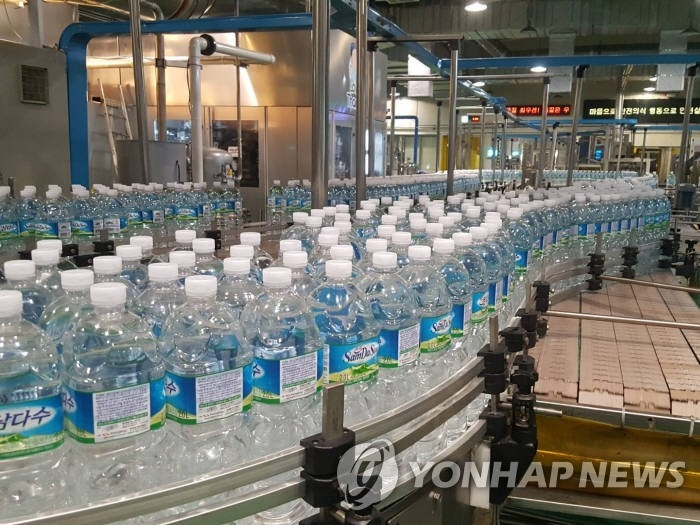  자율주행 트럭, 제주 삼다수 물류 이동 본격화…국내 첫 산업 적용 / 연합뉴스 