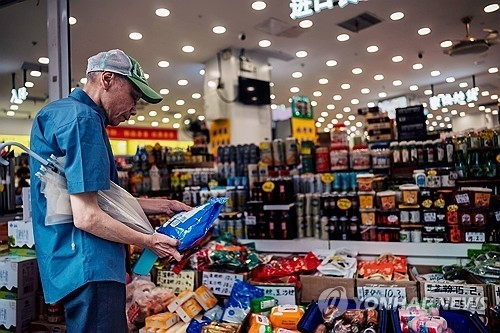 중국 7월 물가 '제로'…디플레이션 그림자 짙어져