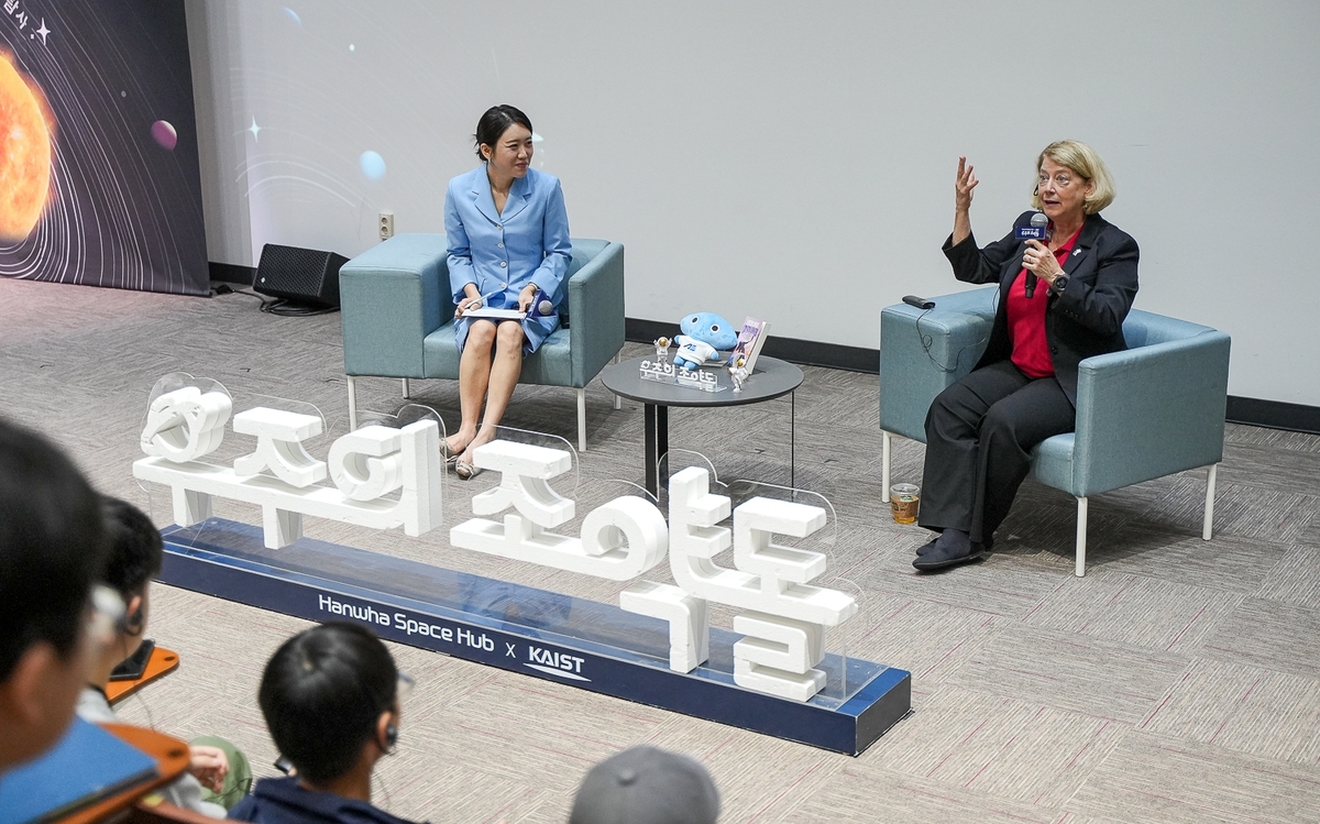 전 NASA 부국장 한국 방문…KAIST서 ‘우주 공동체’ 강조