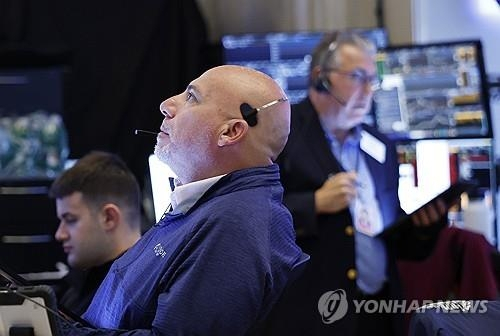  나스닥, 애플·엔비디아 힘입어 사상 최고치 경신…기술주 쾌속 질주