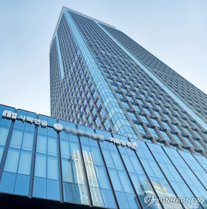  LG디스플레이, 3분기 영업익 4천855억 전망…애플 수혜로 실적 회복 '청신호'