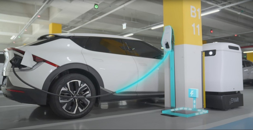  성남시, 국내 최초 '자율주행 EV 충전로봇' 실증 돌입…충전 패러다임 바뀐다