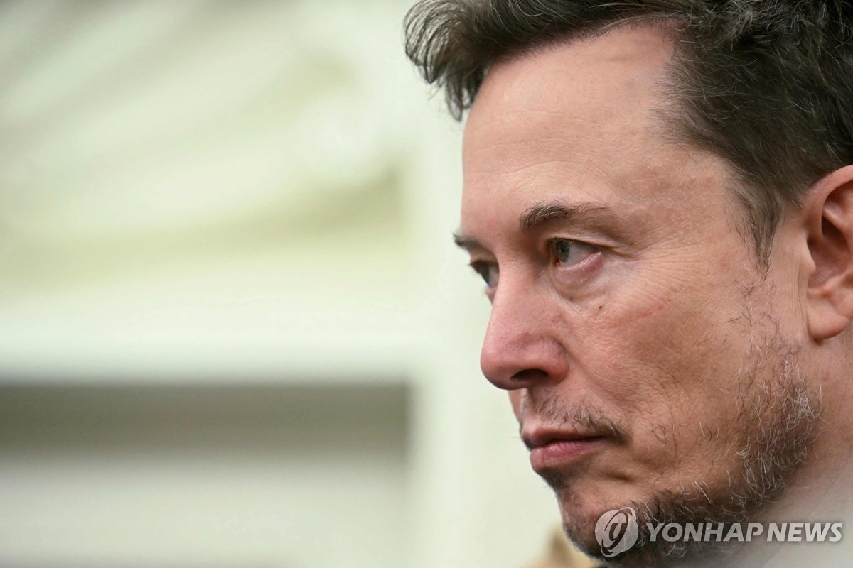 머스크, 최대 1조 달러 성과급 받나…테슬라 '초대형 보상안' 제시
