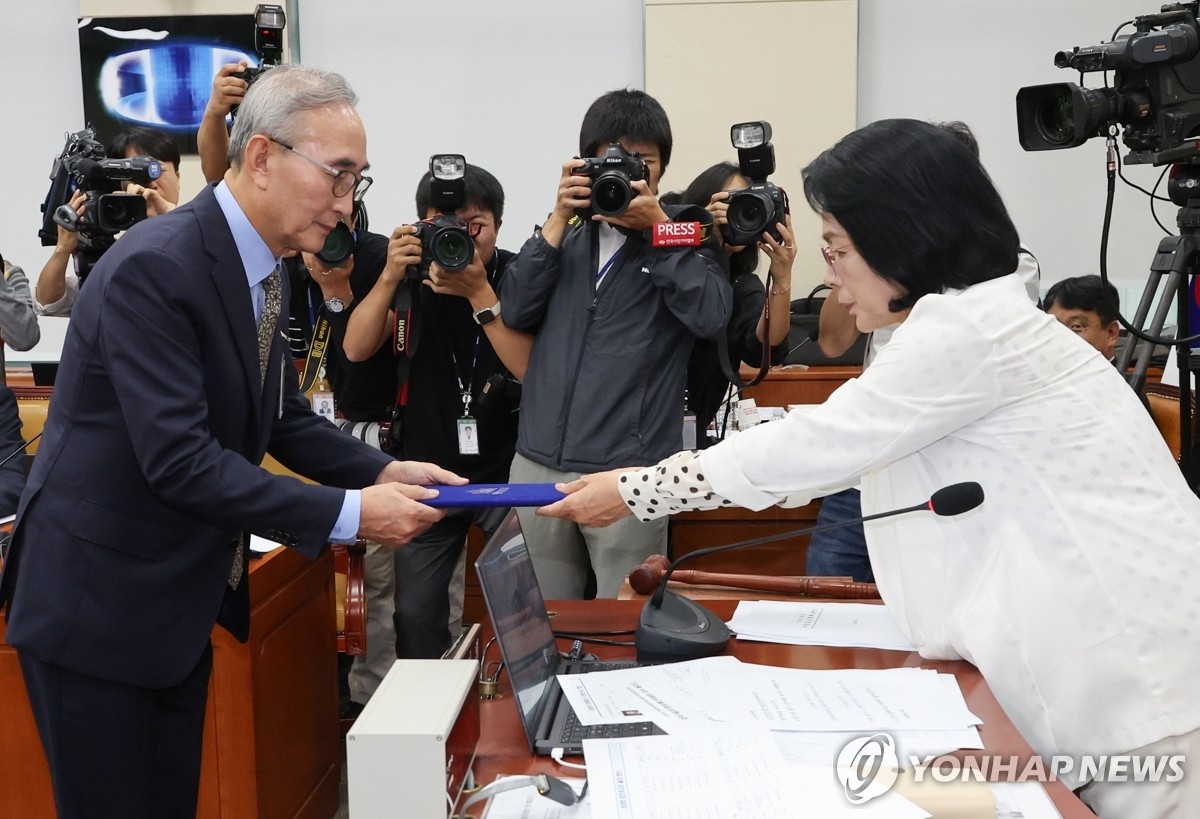 KT 해킹·통신사 유착 논란… 국회, 과기정통부 '봐주기 의혹' 질타