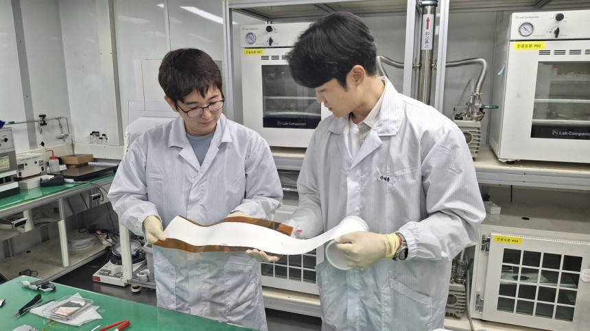  ETRI, 전고체 배터리 혁신 돌파… 얇고 유연한 전해질막 개발