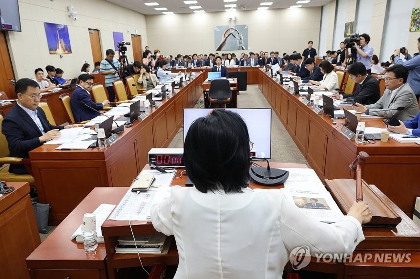  KT·LGU+, 해킹 의혹에 국회 뿔났다…조사 미온·자료 은폐 논란