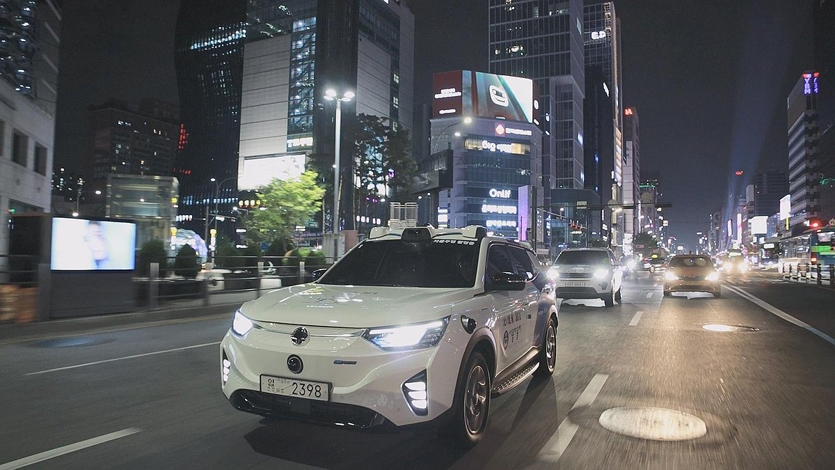 한은 경고장… “자율주행택시, 지금 안 하면 韓 경쟁력 흔들린다”
