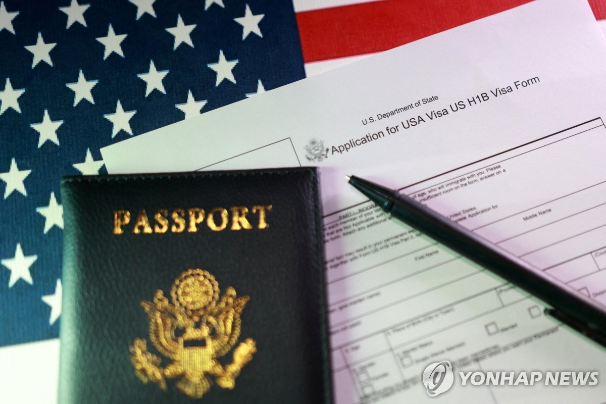 트럼프發 H-1B 수수료 100배 인상… 美 스타트업 '인재 절벽' 직면