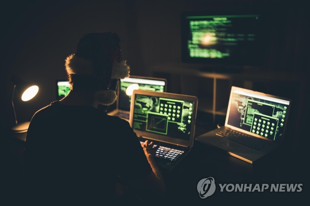 KT·LGU+, '해킹 의혹' 불응에 논란 확산…국정조사까지 가나
