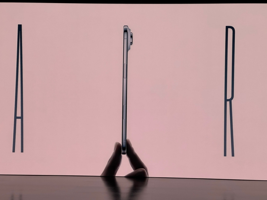  애플, 역대 가장 얇은 '아이폰 에어' 공개…프리미엄 스마트폰 판도 바뀌나