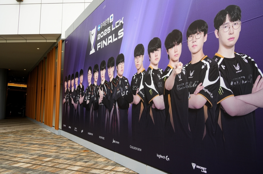  LCK, 사상 첫 단일 시즌 결승에 1만 관중 몰려…지상파 생중계로 문화 콘텐츠 도약