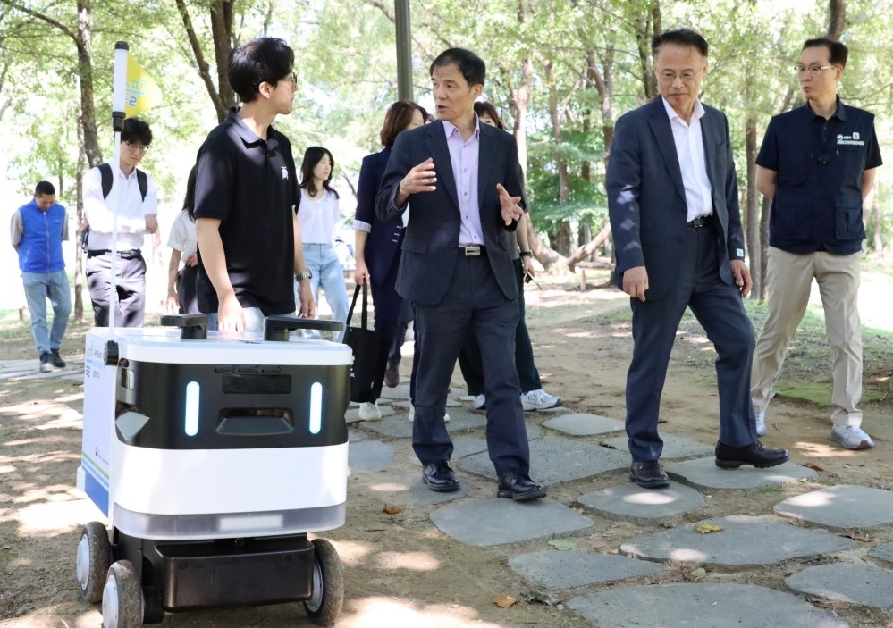 양평 두물머리에 AI 자율주행로봇 배치…환경 순찰 본격화