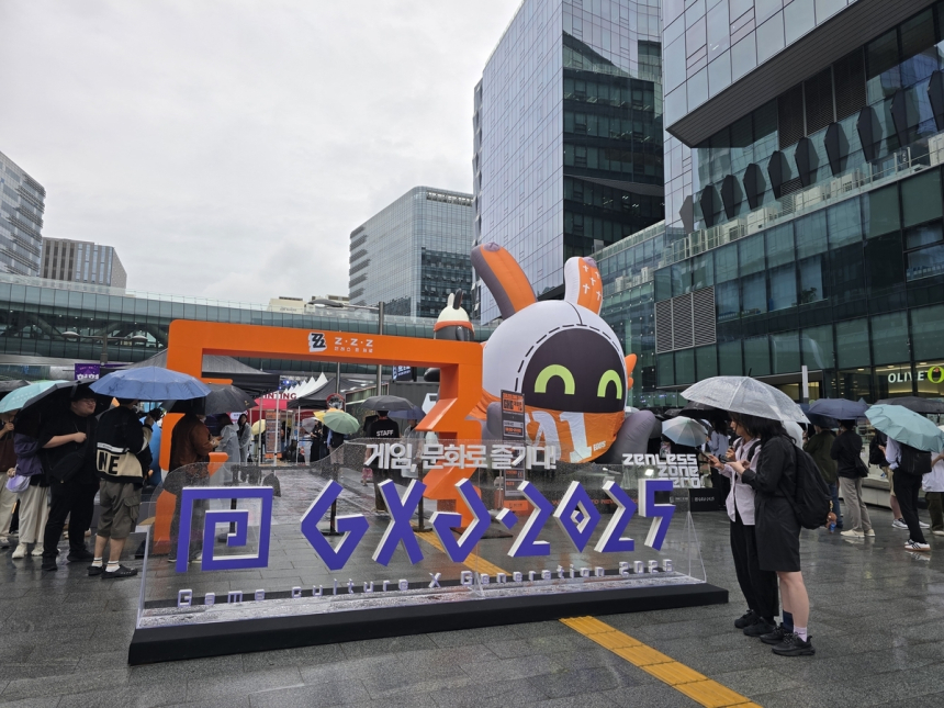  판교가 들썩였다…'GXG 2025', 비·평일도 못 막은 게임 열기
