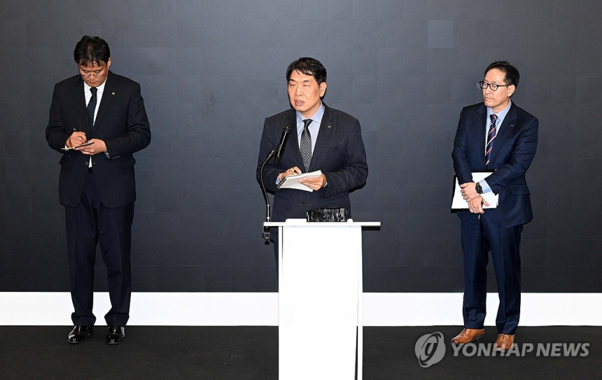  KT, 소액결제 해킹 여파에 주가 15% 하락 경고…정치권 개입 우려도