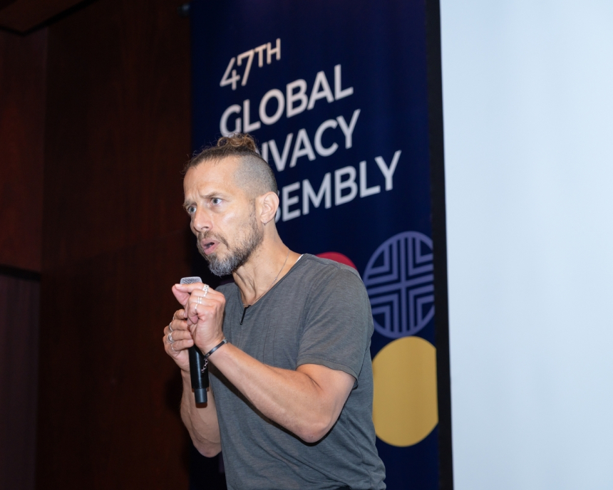  AI가 훔쳐간 주의력…“디지털 착취, 사회적 개입 필요”