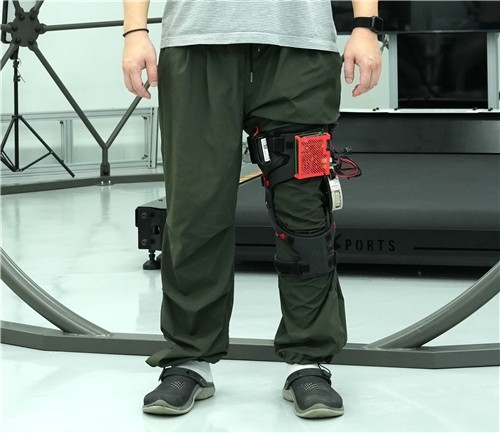  세계 최경량 무릎로봇 ‘에어니’ 공개…보행 보조 기술의 새 전기