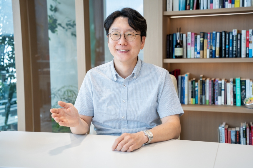  “한국형 AI로 기술 주권 확보”… LG, 초거대 모델과 데이터 전략 공개