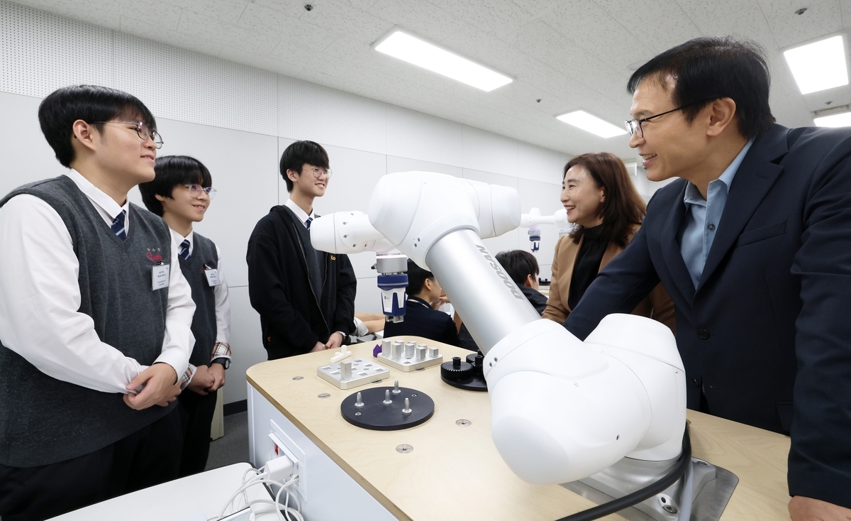 안산, 로봇·AI 특성화 직업교육 허브로…지역 정착 청년 키운다