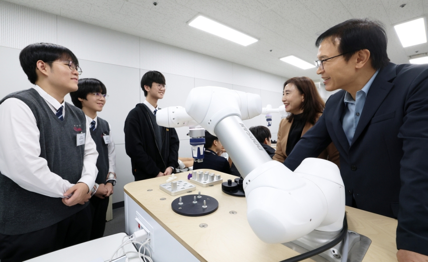  안산, 로봇·AI 특성화 직업교육 허브로…지역 정착 청년 키운다