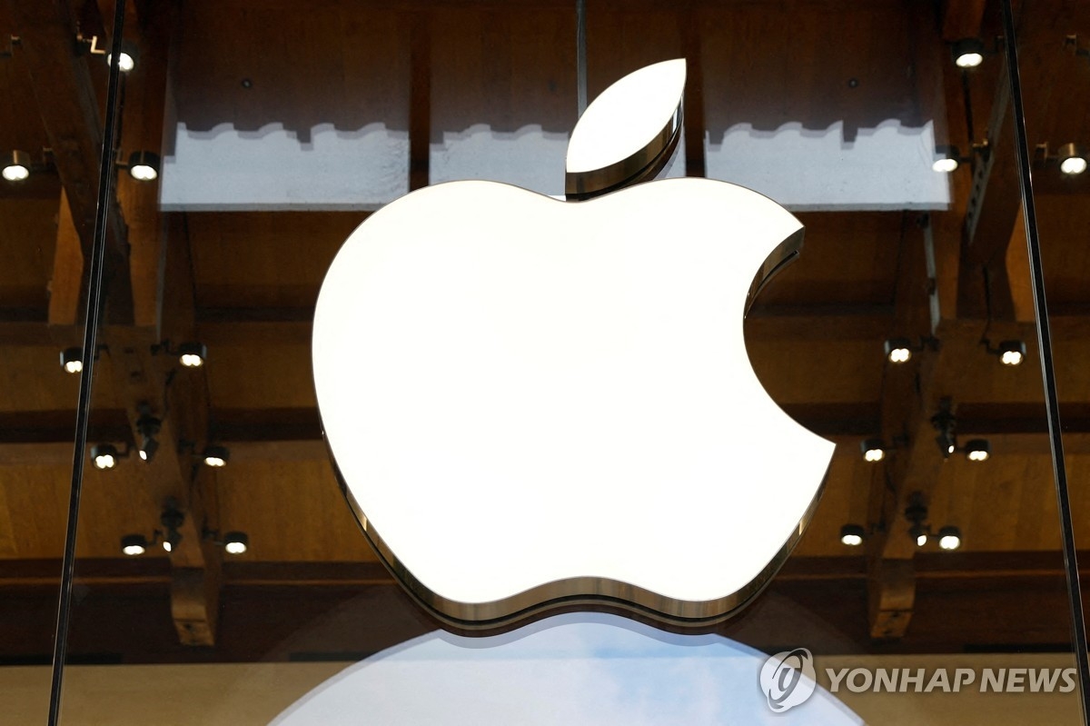 애플, '비전 프로' 중단하고 AI 스마트 안경에 올인…2027 출격 예고