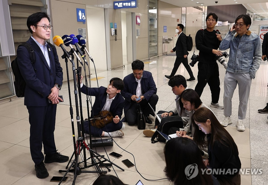  美, 한국 대미 투자에 '전액 현금' 요구 완화…외환시장 우려 반영된 협상 전개