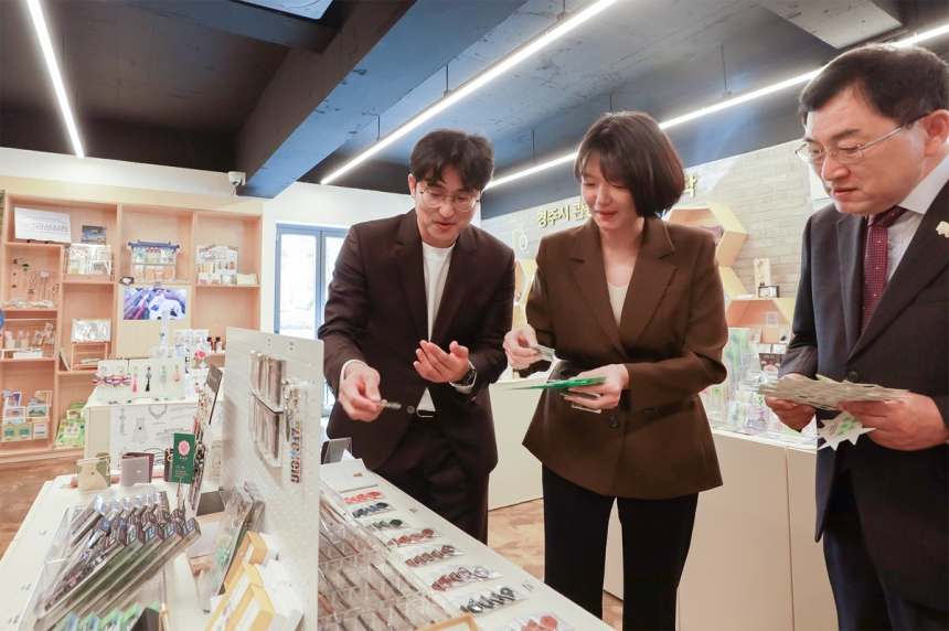  네이버 최수연 대표, 경주에서 '디지털 로컬' 승부수…글로벌 콘텐츠 생태계 강조