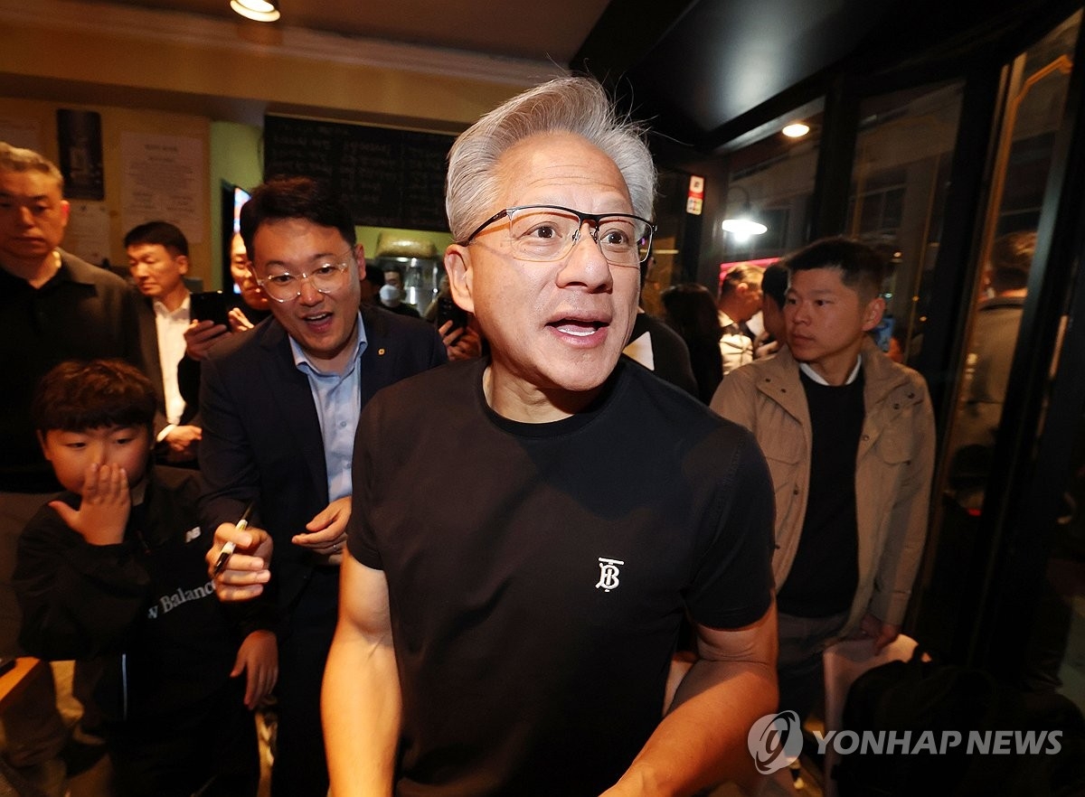 젠슨 황 “트럼프·시진핑은 거래의 달인… 미중 협상 낙관”