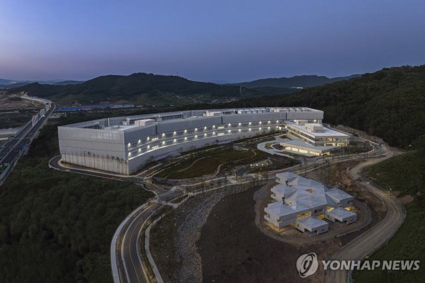  네이버클라우드·서울대, '소버린 AI' 손잡았다…국산 생성형 AI 키운다