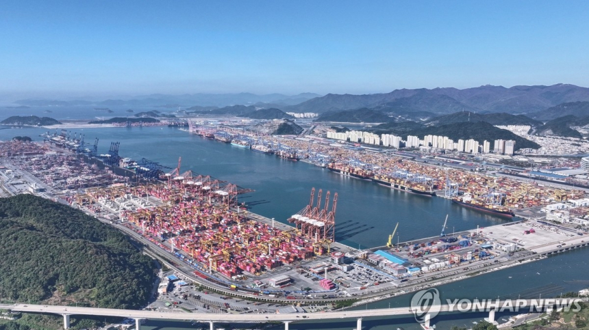  부산항 신항, AI 전력관리 도입…전력 고장 사전 감지 시대