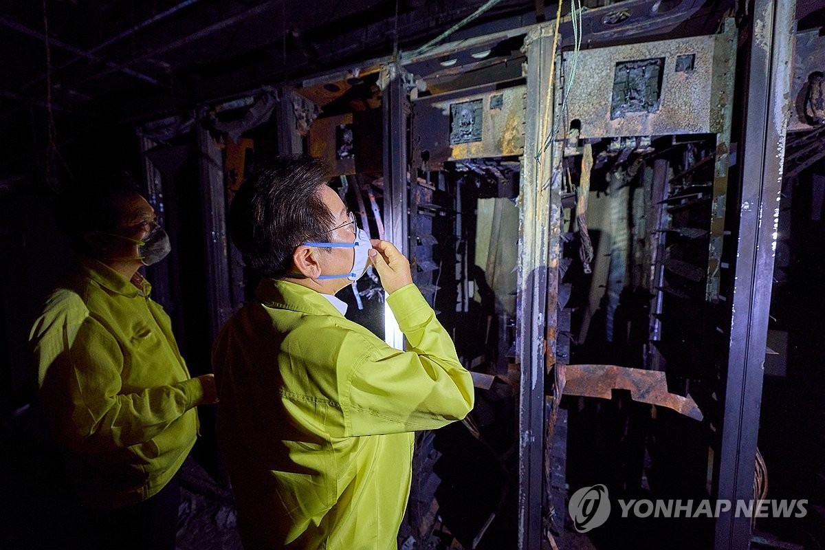 정부 전산망 복구 난항… 전문가 1천 명 투입에도 복구율 30%