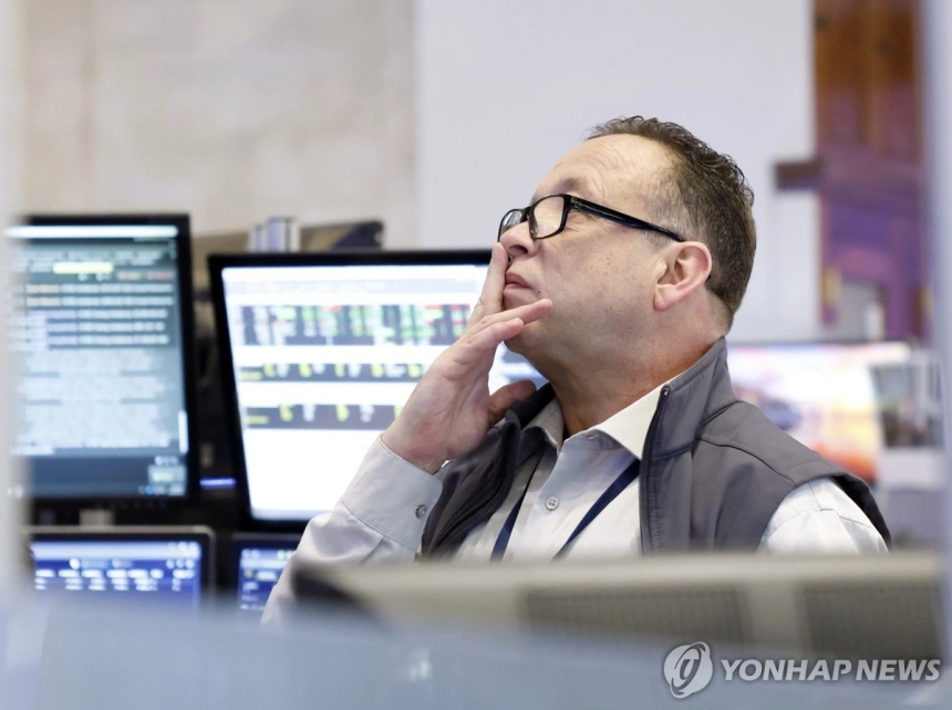 AI 기술주 조정에 나스닥 하락…엔비디아·코어위브 동반 급락