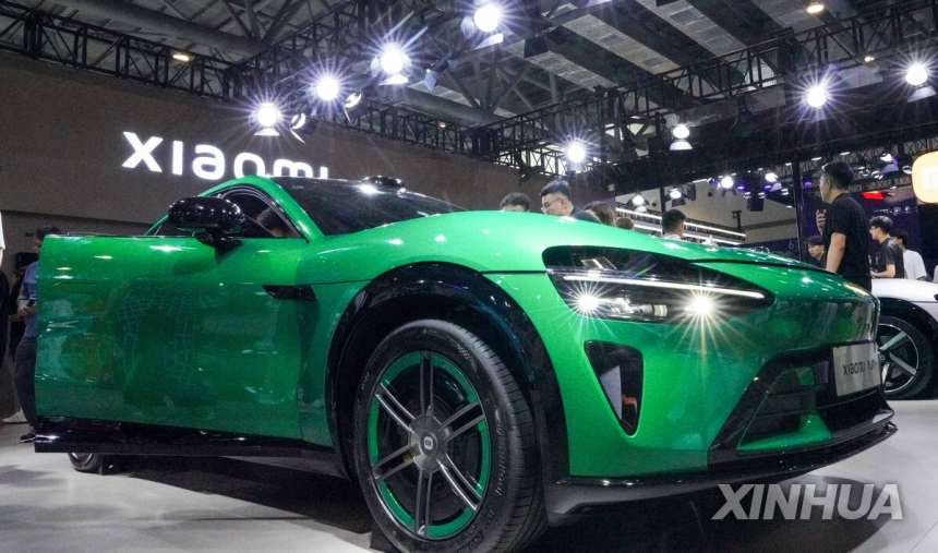 샤오미, 자동차·AI 덕에 첫 흑자 전환…수익구조 대전환 시동